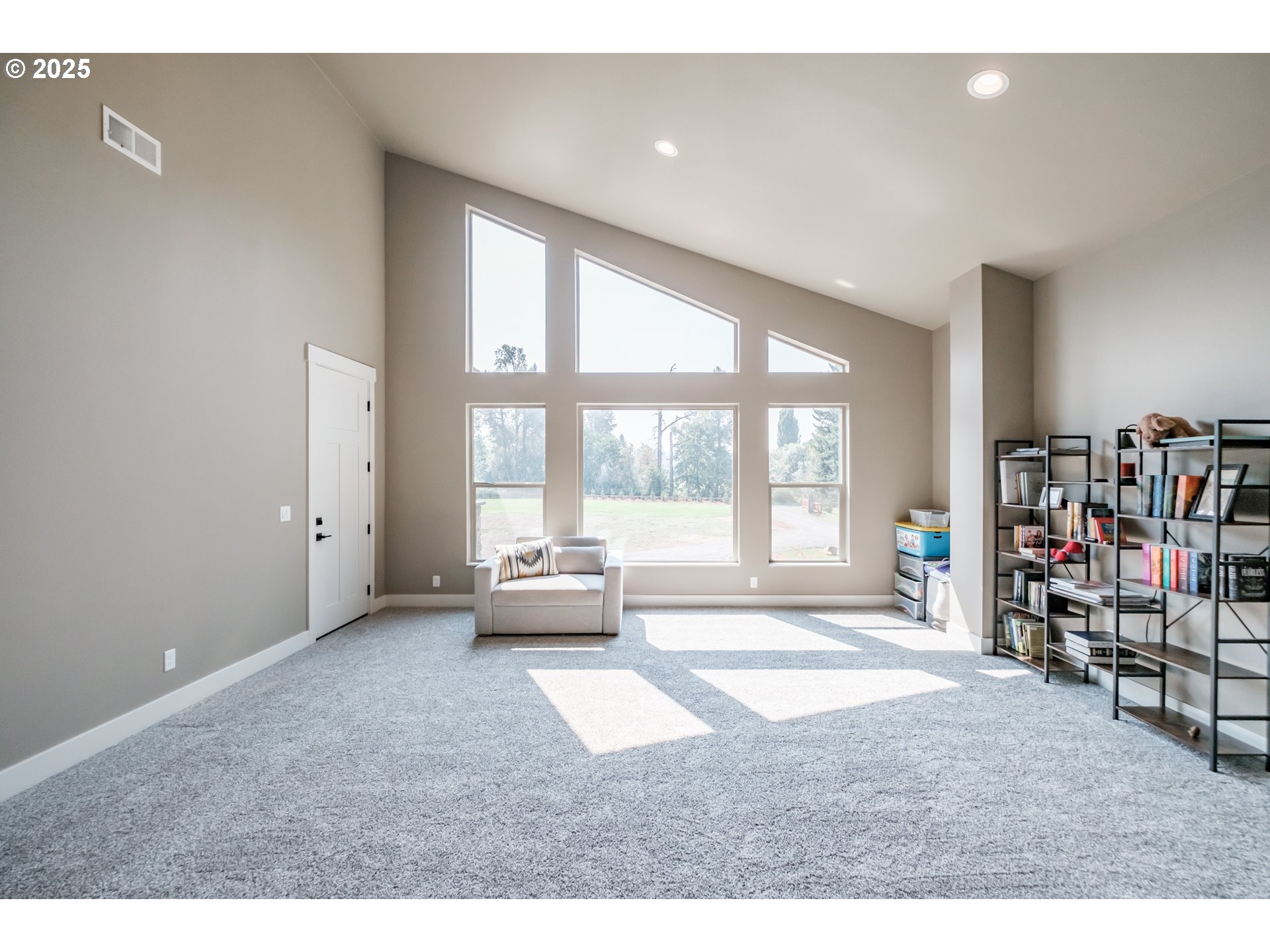 39229 Plagman Drive Lebanon, OR 97355 - Photo 14 of 41