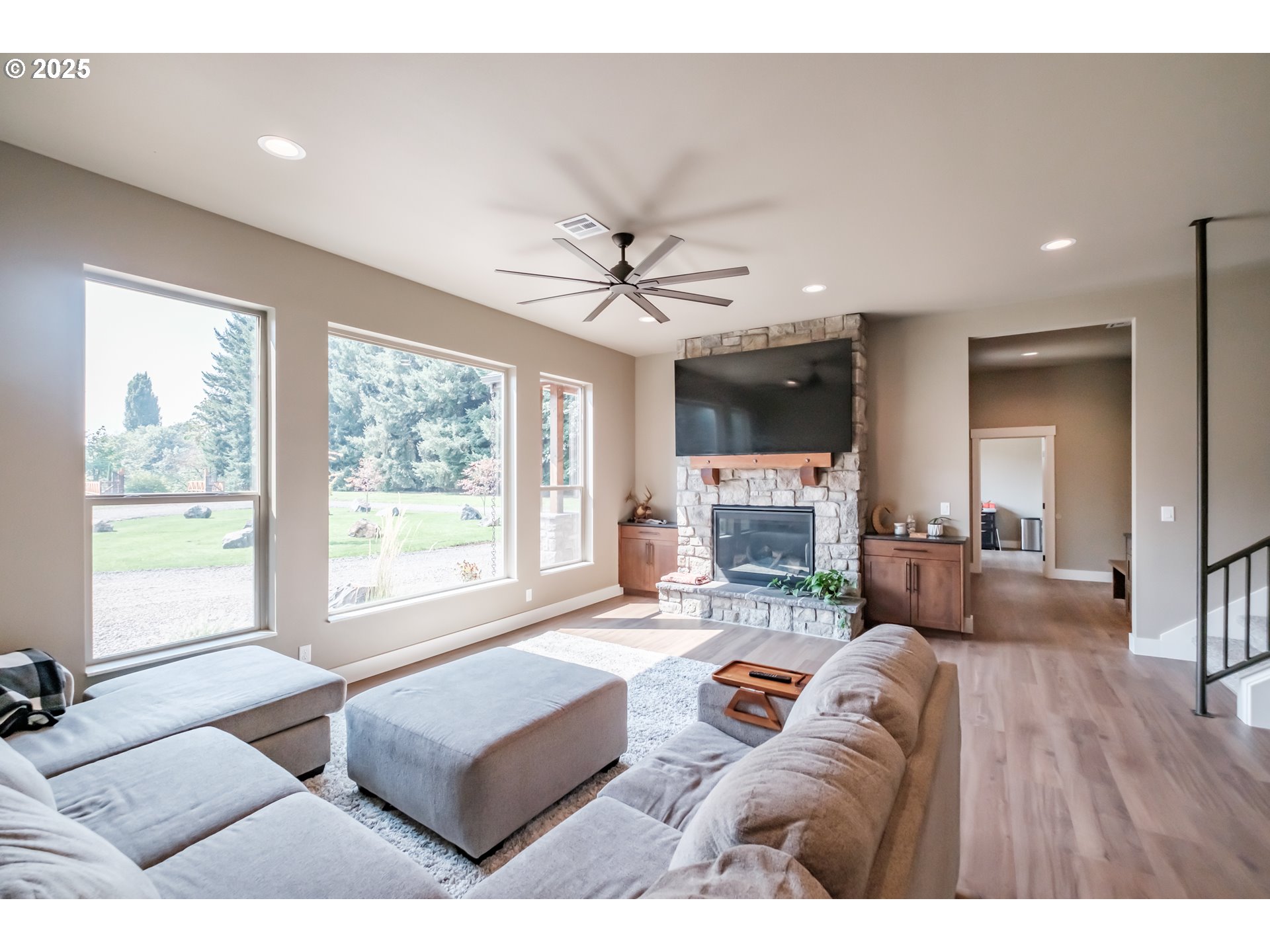 39229 Plagman Drive Lebanon, OR 97355 - Photo 5 of 41