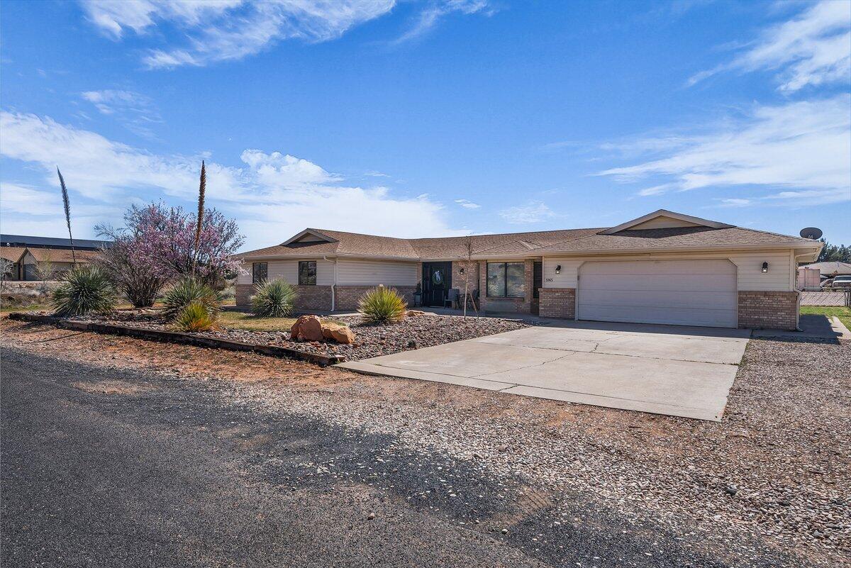 1865 West 5745 North St. George, UT 84770 - Photo 4 of 29 H-21