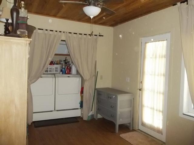 16181 Willow Springs Road Anderson, CA 96007 - Photo 13 of 28 laundry room