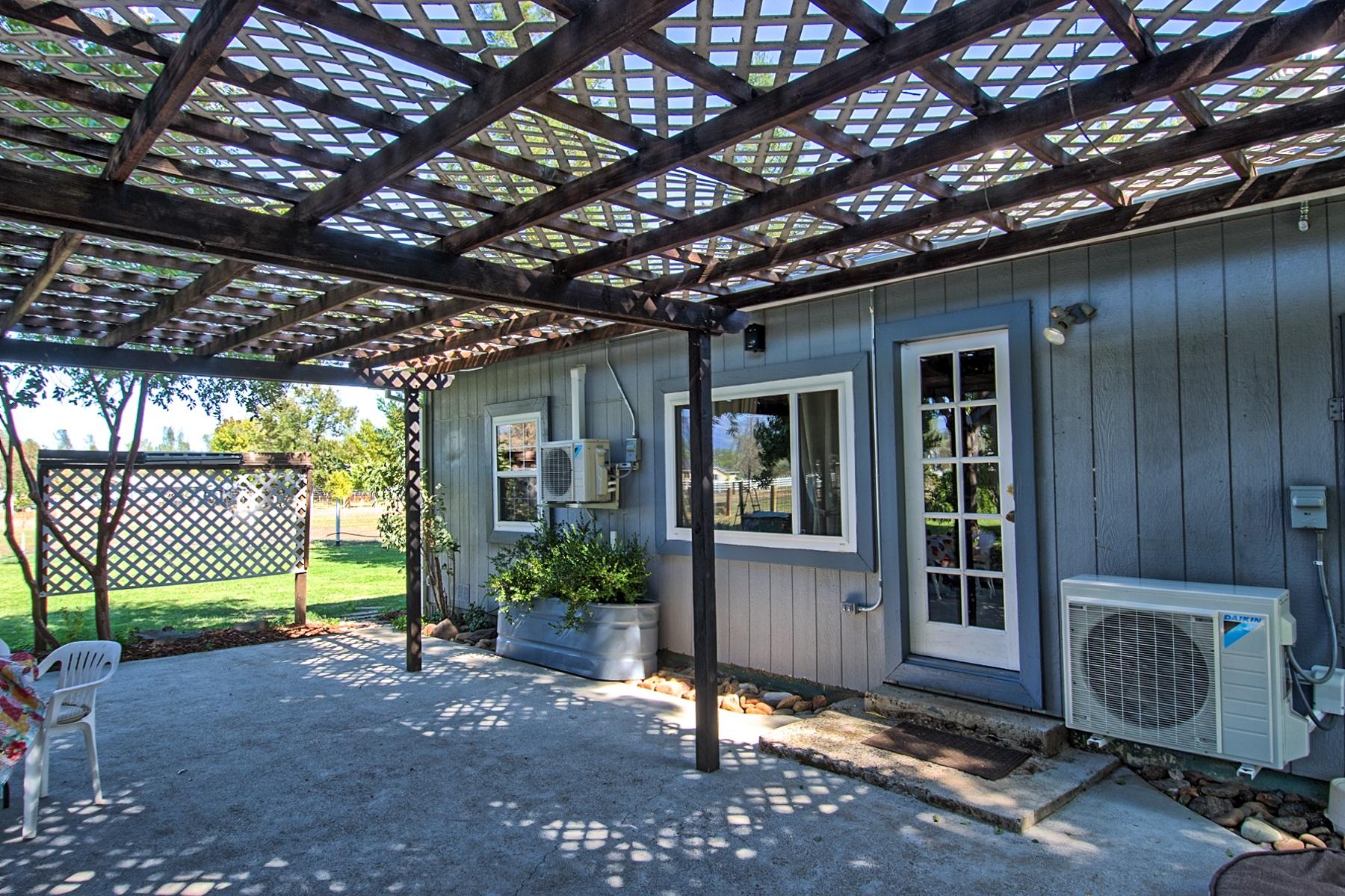 16181 Willow Springs Road Anderson, CA 96007 - Photo 19 of 28 patio