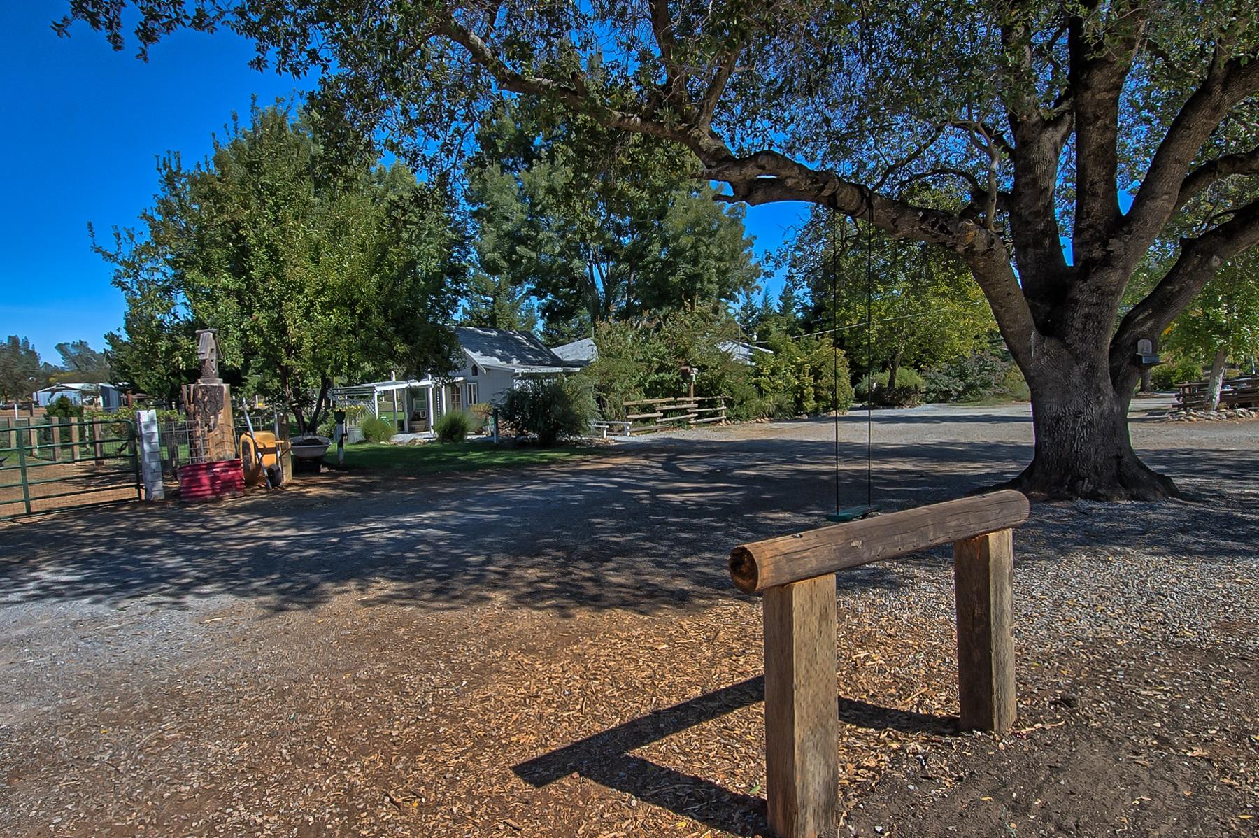 16181 Willow Springs Road Anderson, CA 96007 - Photo 21 of 28 driveway and parking area