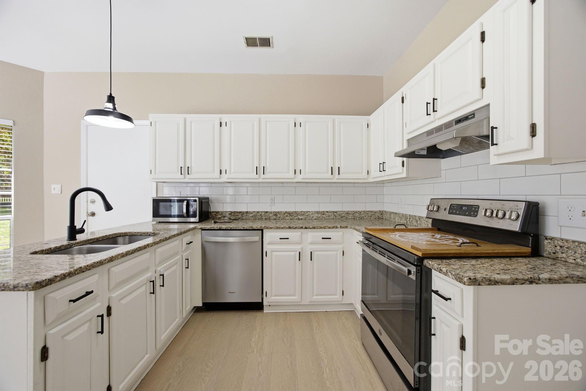 8048 Hunley Ridge Road Matthews, NC 28104 - Photo 8 of 29