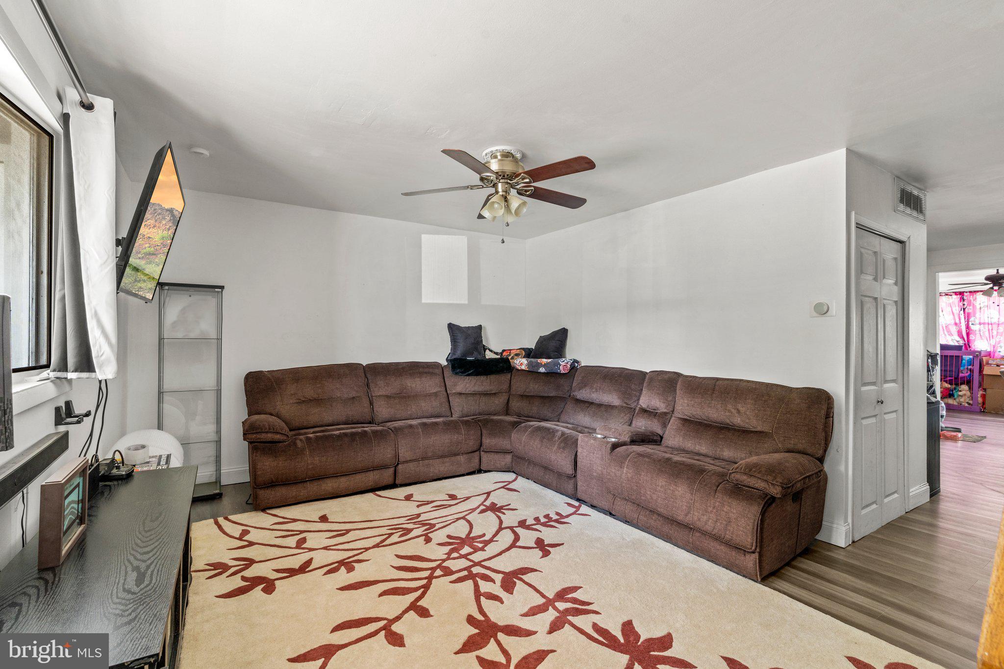 12138 Rambler Road Philadelphia, PA 19154 - Photo 7 of 25