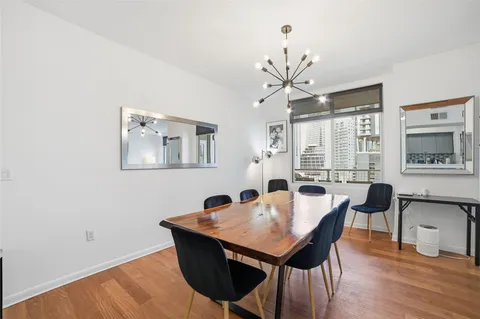 $989,000 | 54 Rainey Street, Unit 1018, Austin, TX 78701