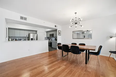 $989,000 | 54 Rainey Street, Unit 1018, Austin, TX 78701