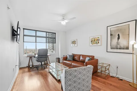 $989,000 | 54 Rainey Street, Unit 1018, Austin, TX 78701