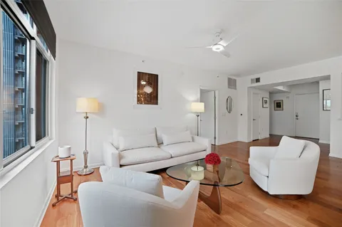 $989,000 | 54 Rainey Street, Unit 1018, Austin, TX 78701