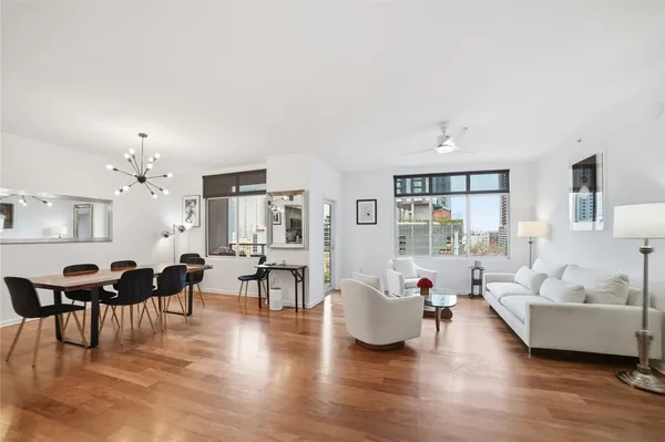 $989,000 | 54 Rainey Street, Unit 1018, Austin, TX 78701