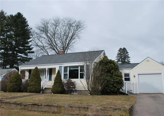 $2,950 | 161 Hadde Avenue, Cumberland, RI 02864