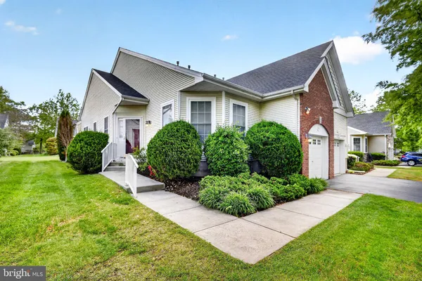$425,000 | 96 Meadowlark Drive, Hamilton, NJ 08690