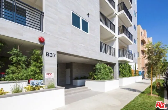 $2,800 | 837 South Harvard Boulevard, Unit 202, Los Angeles, CA 90005