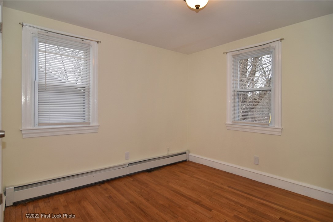 988 Knotty Oak Road Coventry, RI 02816 - Photo 12 of 26 Gallery Image 12