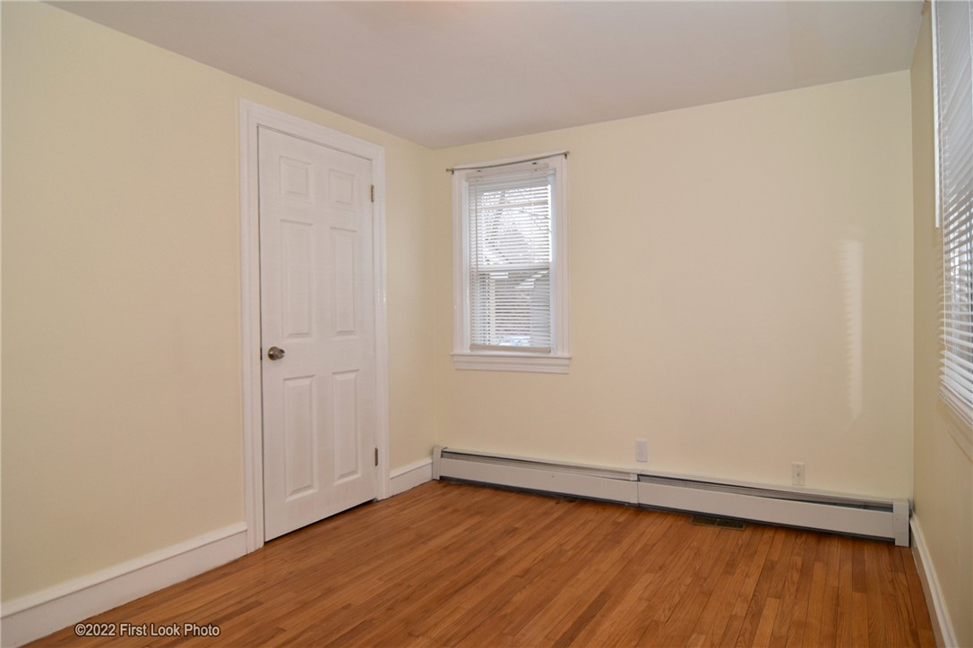 988 Knotty Oak Road Coventry, RI 02816 - Photo 16 of 26 Gallery Image 16