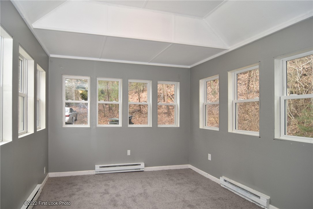 988 Knotty Oak Road Coventry, RI 02816 - Photo 20 of 26 Gallery Image 20