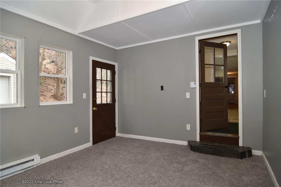 988 Knotty Oak Road Coventry, RI 02816 - Photo 21 of 26 Gallery Image 21