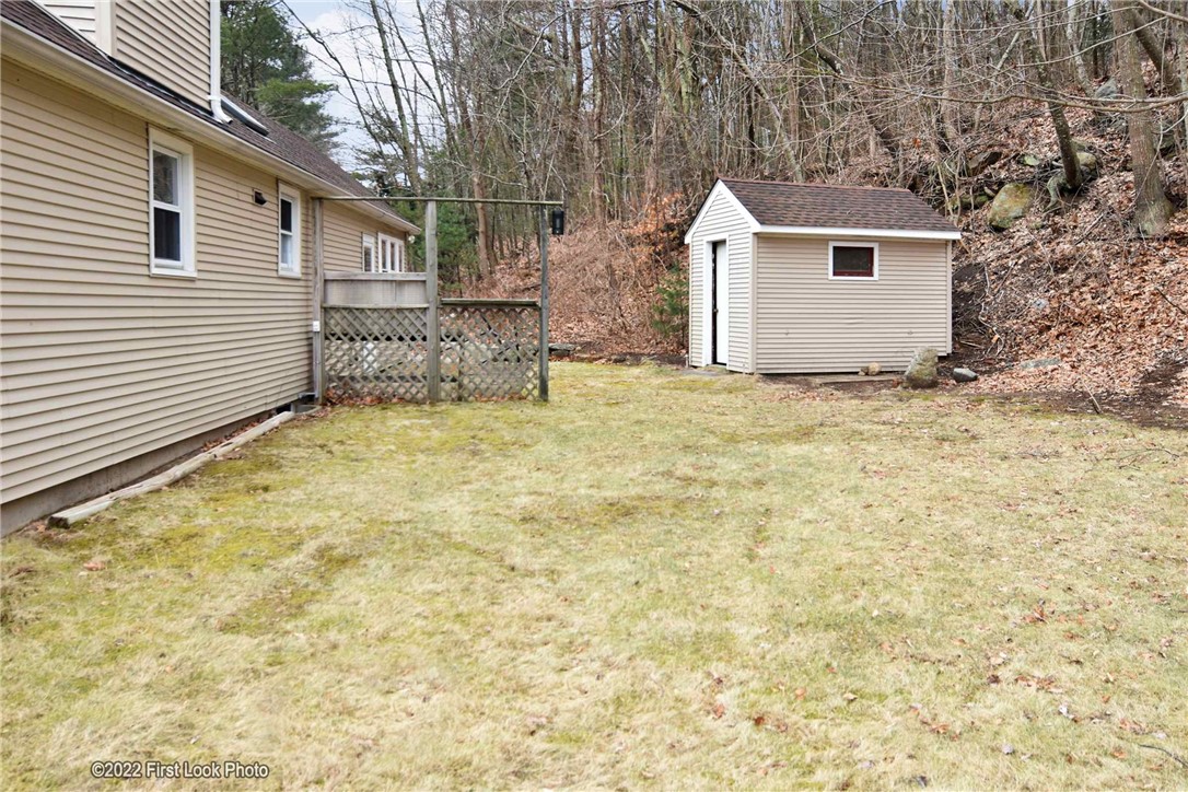 988 Knotty Oak Road Coventry, RI 02816 - Photo 23 of 26 Gallery Image 23