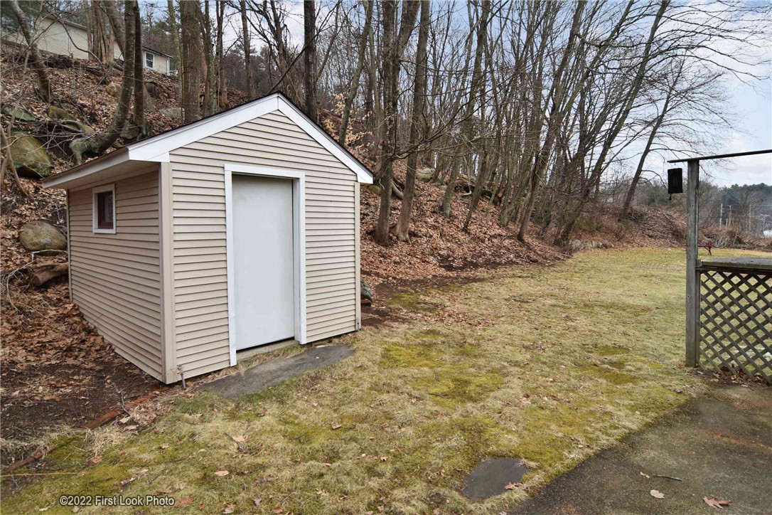 988 Knotty Oak Road Coventry, RI 02816 - Photo 24 of 26 Gallery Image 24