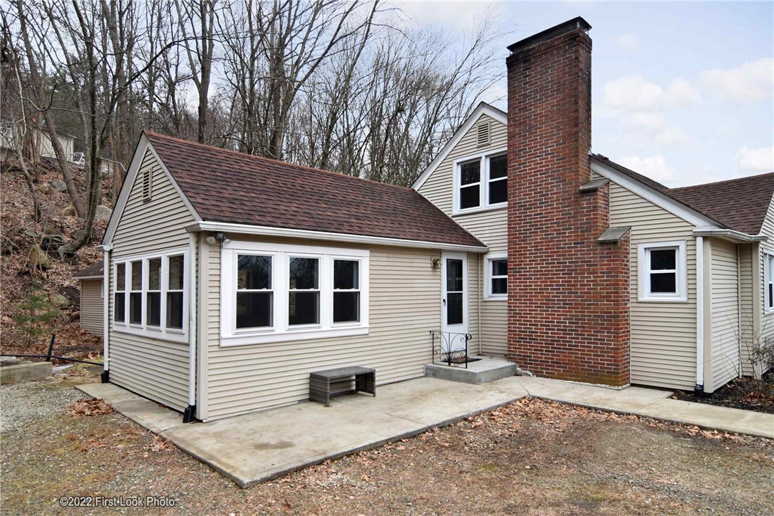 988 Knotty Oak Road Coventry, RI 02816 - Photo 25 of 26 Gallery Image 25