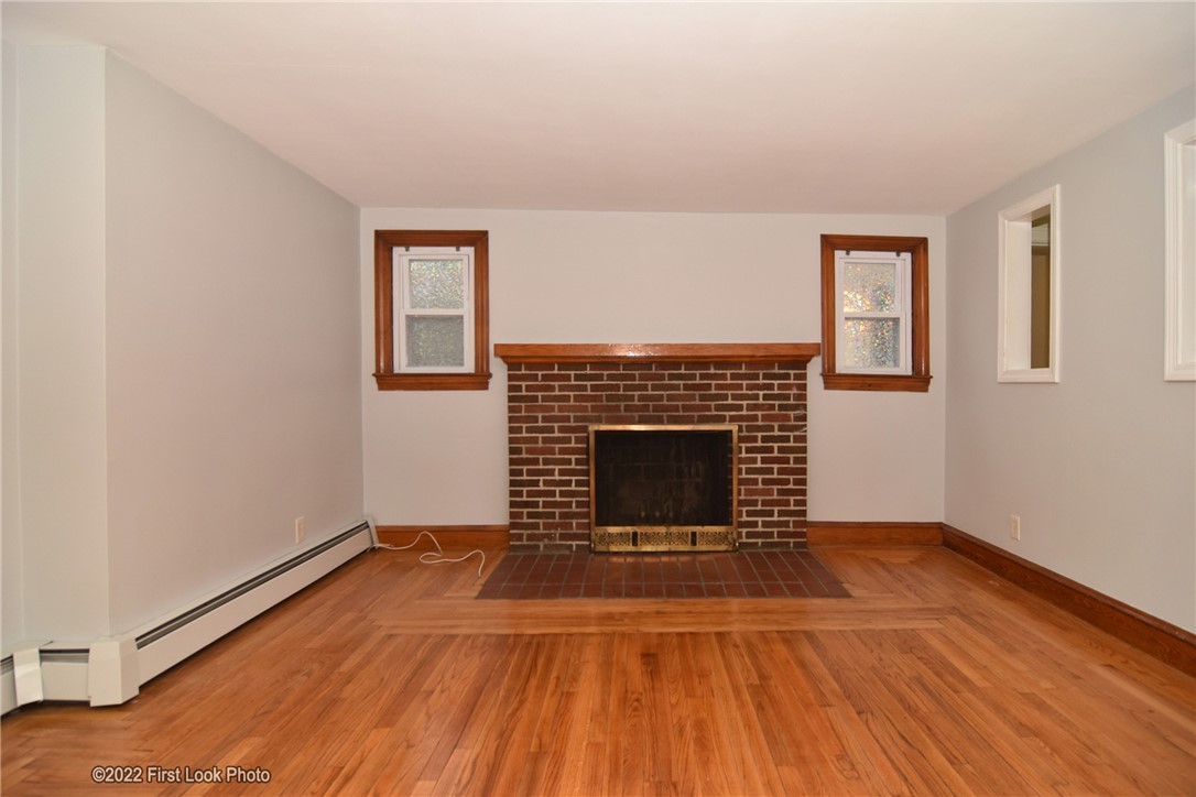988 Knotty Oak Road Coventry, RI 02816 - Photo 8 of 26 Gallery Image 8