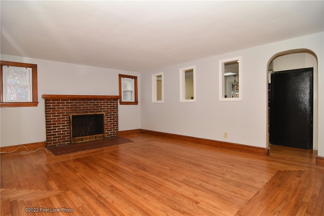 988 Knotty Oak Road Coventry, RI 02816 - Photo 10 of 26 Gallery Image 10