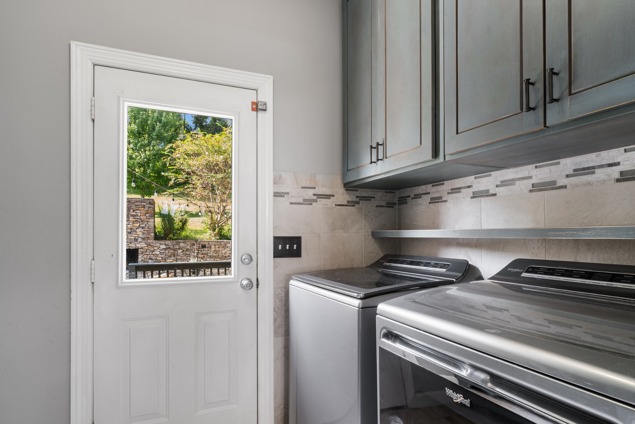 3029 Viewpointe Way Columbia, TN 38401 - Photo 15 of 29 a view of washer and dryer