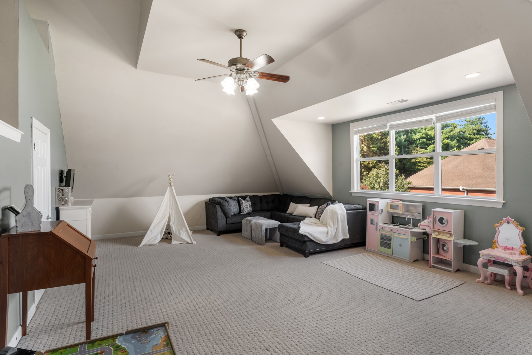 3029 Viewpointe Way Columbia, TN 38401 - Photo 18 of 29 a living room with furniture and a large window