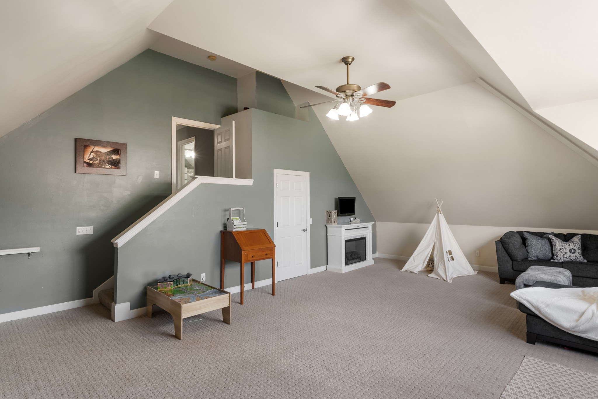 3029 Viewpointe Way Columbia, TN 38401 - Photo 19 of 29 a living room with furniture