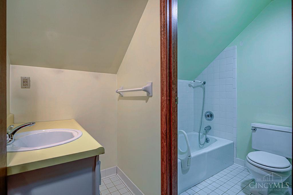 6215 Daleview Road Cincinnati, OH 45247 - Photo 35 of 74 Gallery Image 35