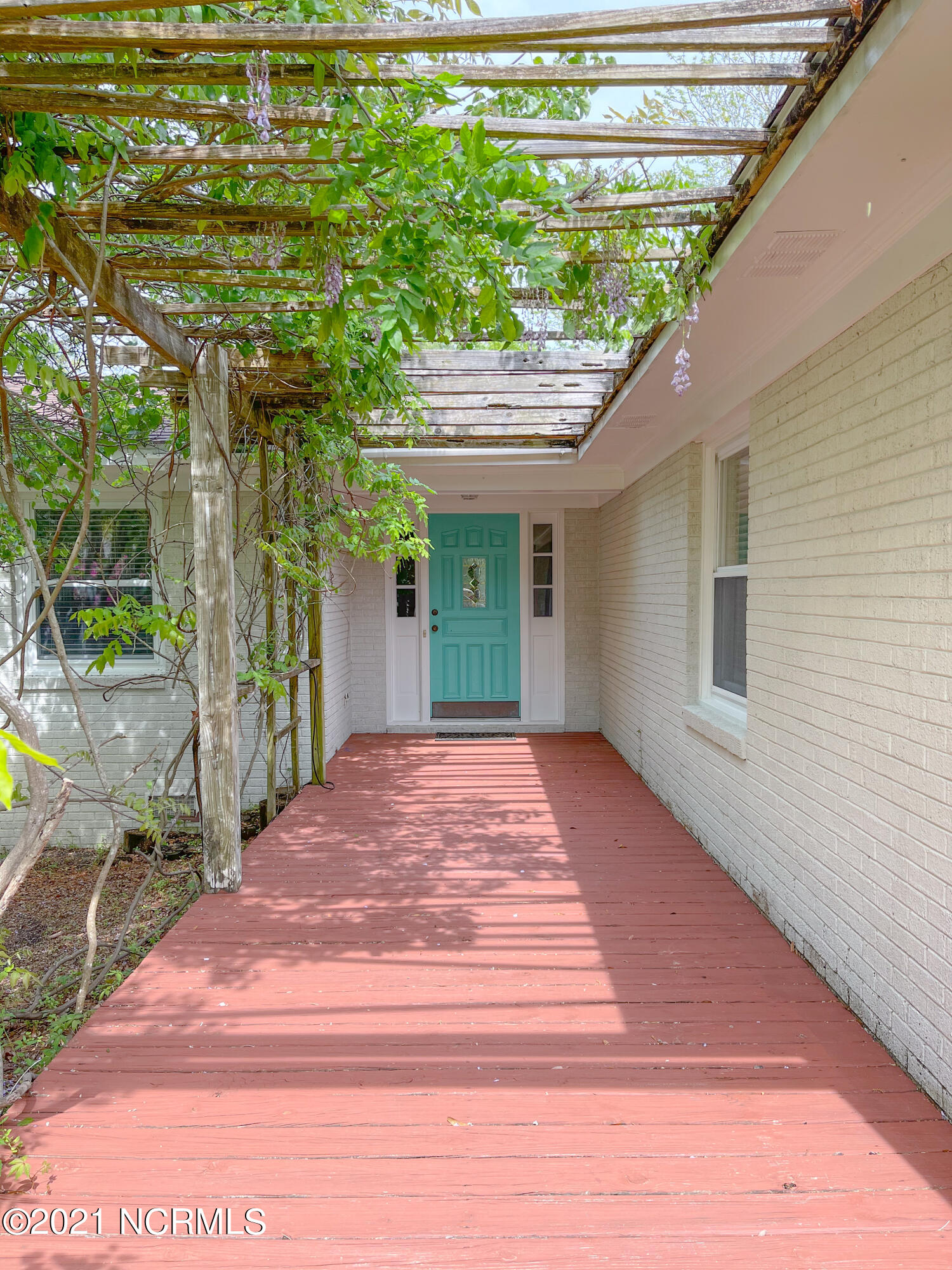 409 Brookforest Road Wilmington, NC 28409 - Photo 4 of 36 2021-04-11_15-00-43_929