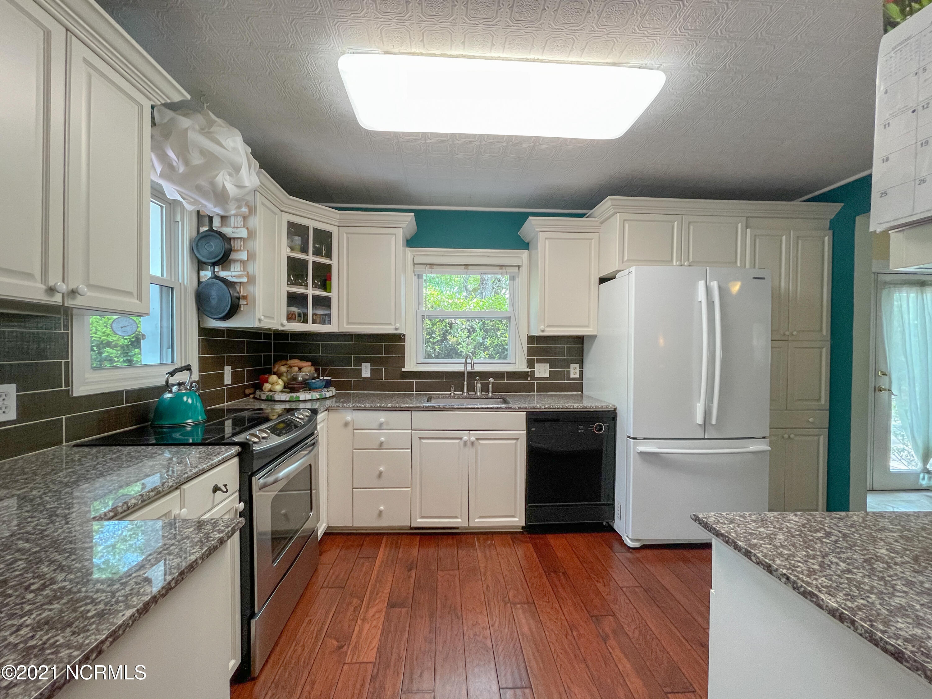 409 Brookforest Road Wilmington, NC 28409 - Photo 6 of 36 2021-04-11_14-32-06_020