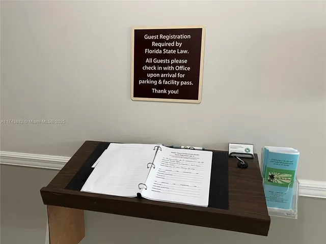 $2,500 | 125 South Ocean Avenue, Unit 402, Palm Beach Shores, FL 33404