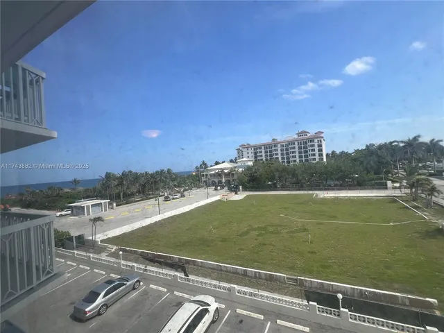 $2,500 | 125 South Ocean Avenue, Unit 402, Palm Beach Shores, FL 33404