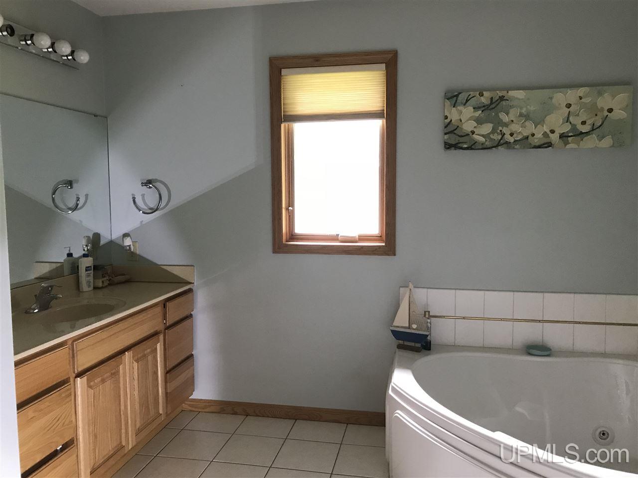 7775 Tipperary Road Gladstone, MI 49837 - Photo 12 of 23