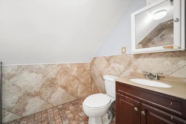 $1,700 | 2334 North 74th Avenue, Unit 2, Elmwood Park, IL 60707