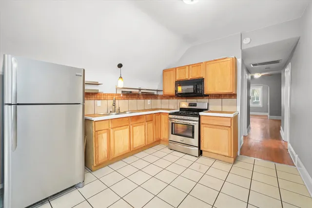 $1,700 | 2334 North 74th Avenue, Unit 2, Elmwood Park, IL 60707