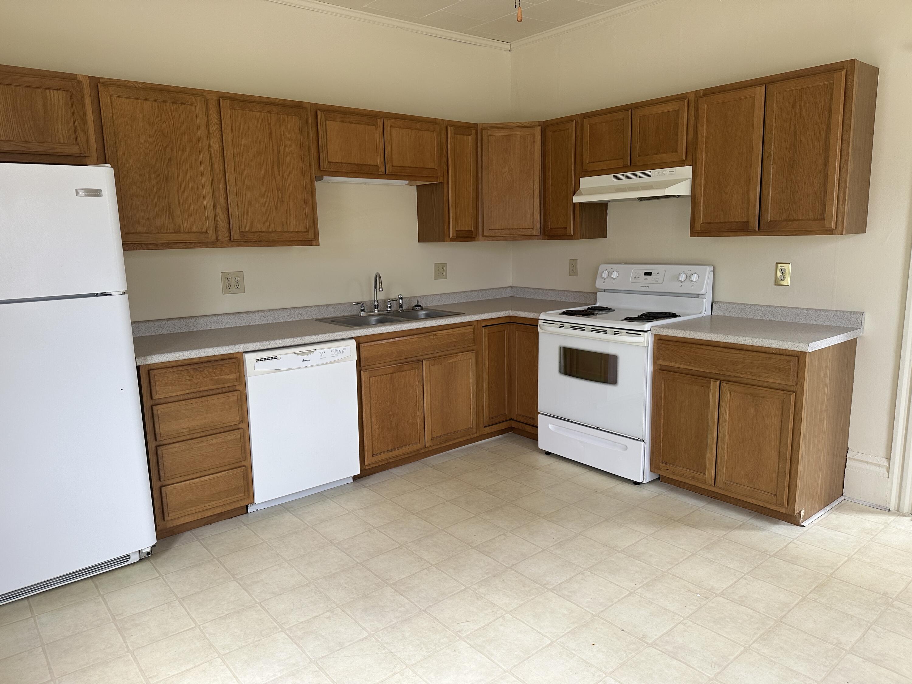 14 Pleasant Street Springvale, ME 04083 - Photo 20 of 31 Kitchen3