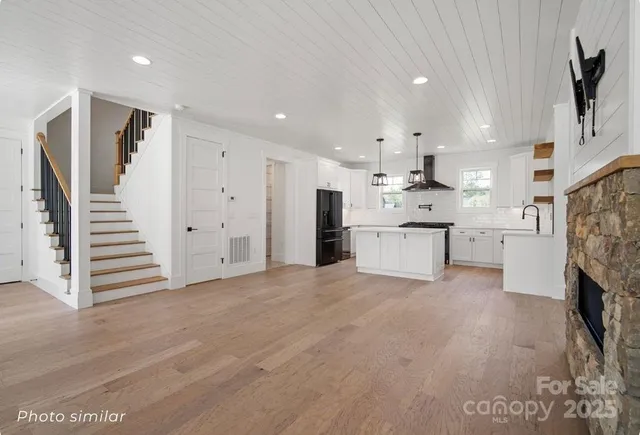 $1,300,000 | 184 Mavrick Drive, Mills River, NC 28759