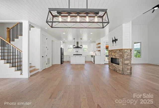 $1,300,000 | 184 Mavrick Drive, Mills River, NC 28759