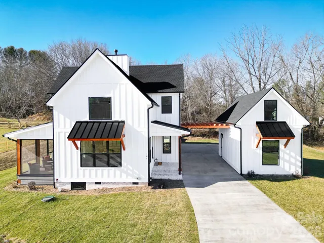 $1,250,000 | 184 Mavrick Drive, Mills River, NC 28759