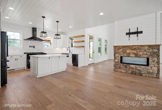 $1,300,000 | 184 Mavrick Drive, Mills River, NC 28759