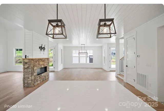 $1,300,000 | 184 Mavrick Drive, Mills River, NC 28759