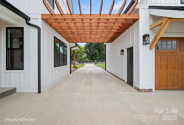 $1,300,000 | 184 Mavrick Drive, Mills River, NC 28759