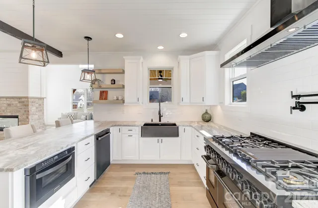 $1,250,000 | 184 Mavrick Drive, Mills River, NC 28759