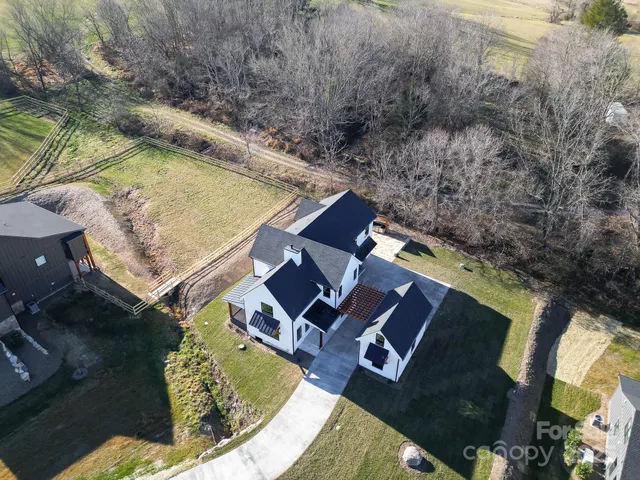 $1,300,000 | 184 Mavrick Drive, Mills River, NC 28759