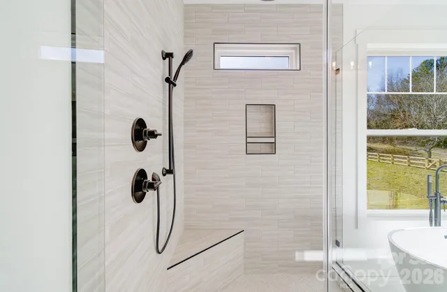 $1,250,000 | 184 Mavrick Drive, Mills River, NC 28759