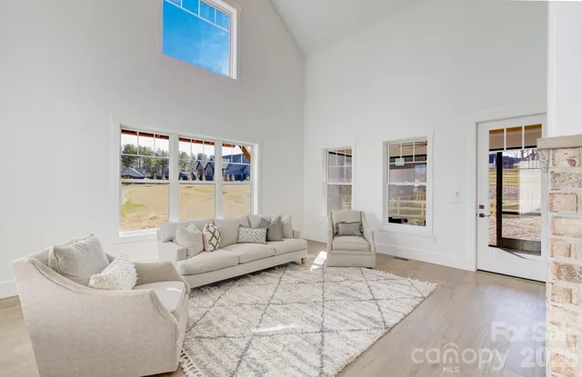 $1,250,000 | 184 Mavrick Drive, Mills River, NC 28759