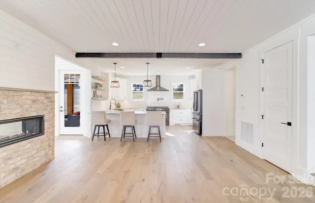 $1,250,000 | 184 Mavrick Drive, Mills River, NC 28759