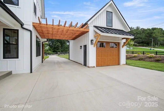 $1,300,000 | 184 Mavrick Drive, Mills River, NC 28759