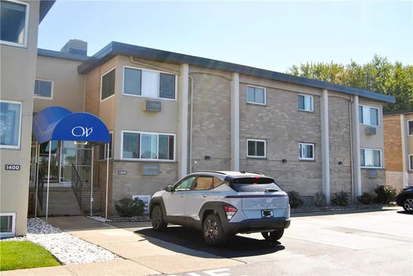 $134,000 | 1301 Westage At The Harbor, Irondequoit, NY 14617